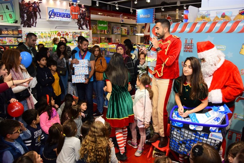 Biggest Christmas Reveal event at Toy Store-ABC Verdun